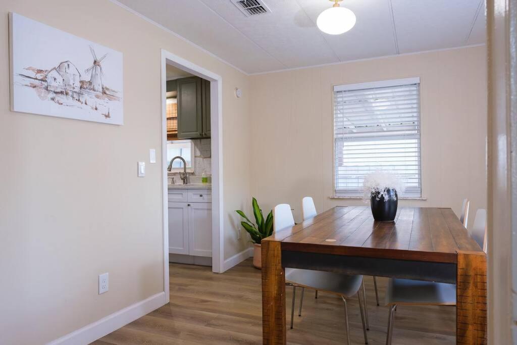 House Near Tampa Zoo And Busch Gardens, Free High Speed Wifi Villa Bagian luar foto