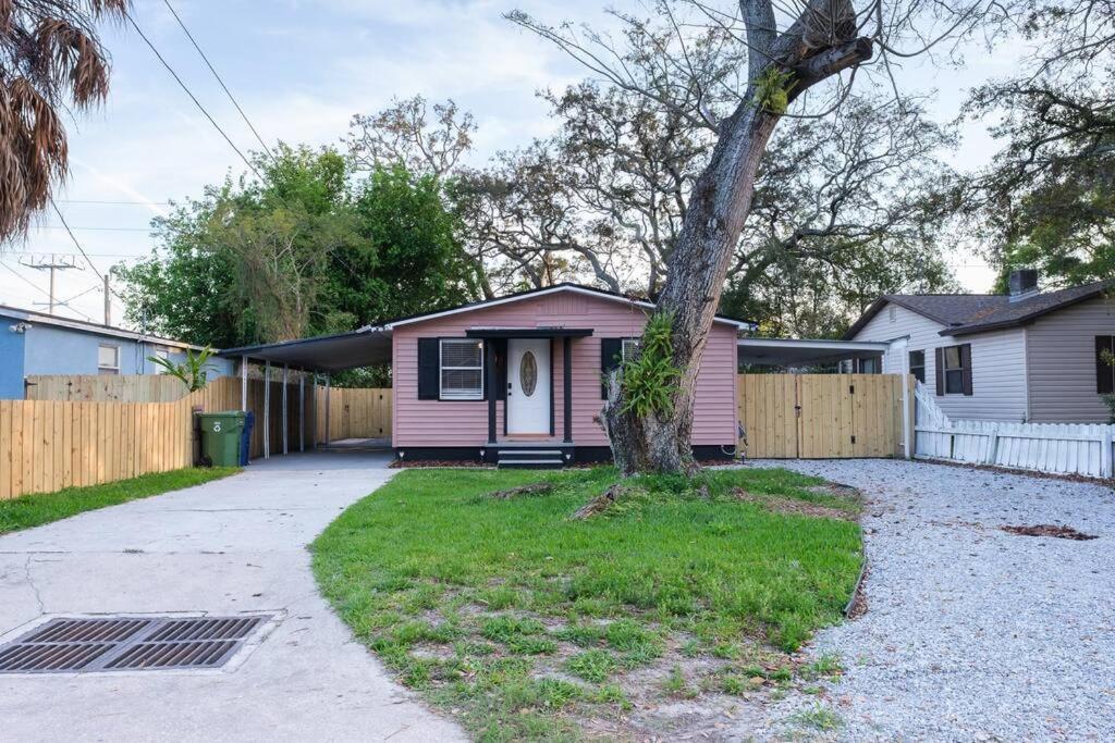 House Near Tampa Zoo And Busch Gardens, Free High Speed Wifi Villa Bagian luar foto